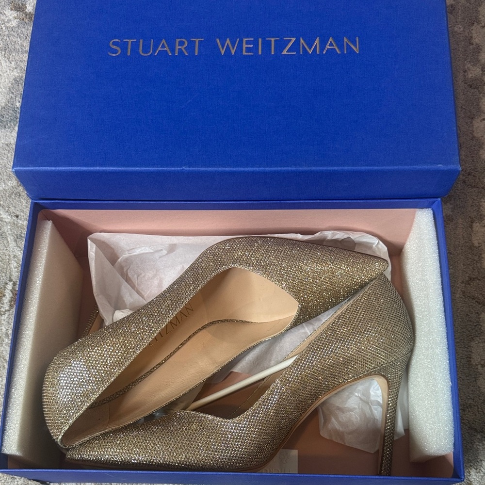 Stuart Weitzman Glittering Gold Heels size 9